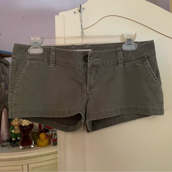 Abercrombie & Fitch Pants - Green/gray Abercrombie and Fitch mini shorts